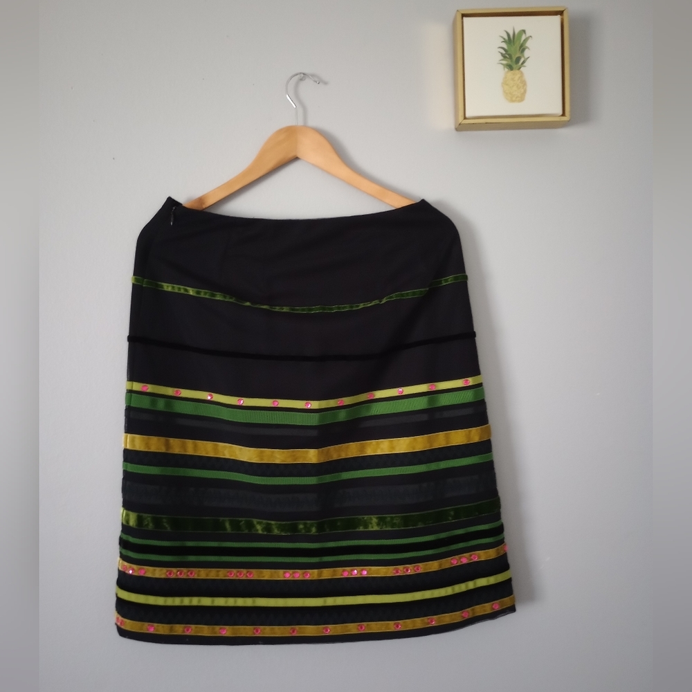 Skirt women Dana Buchman    casual size 6 Black Midi Zipper Lining Stripes Green